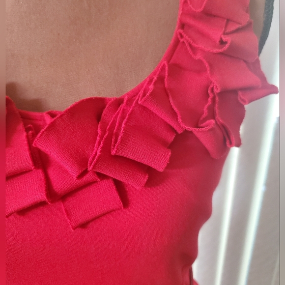 Classy Sleeveless Red Dress - Picture 3 of 6